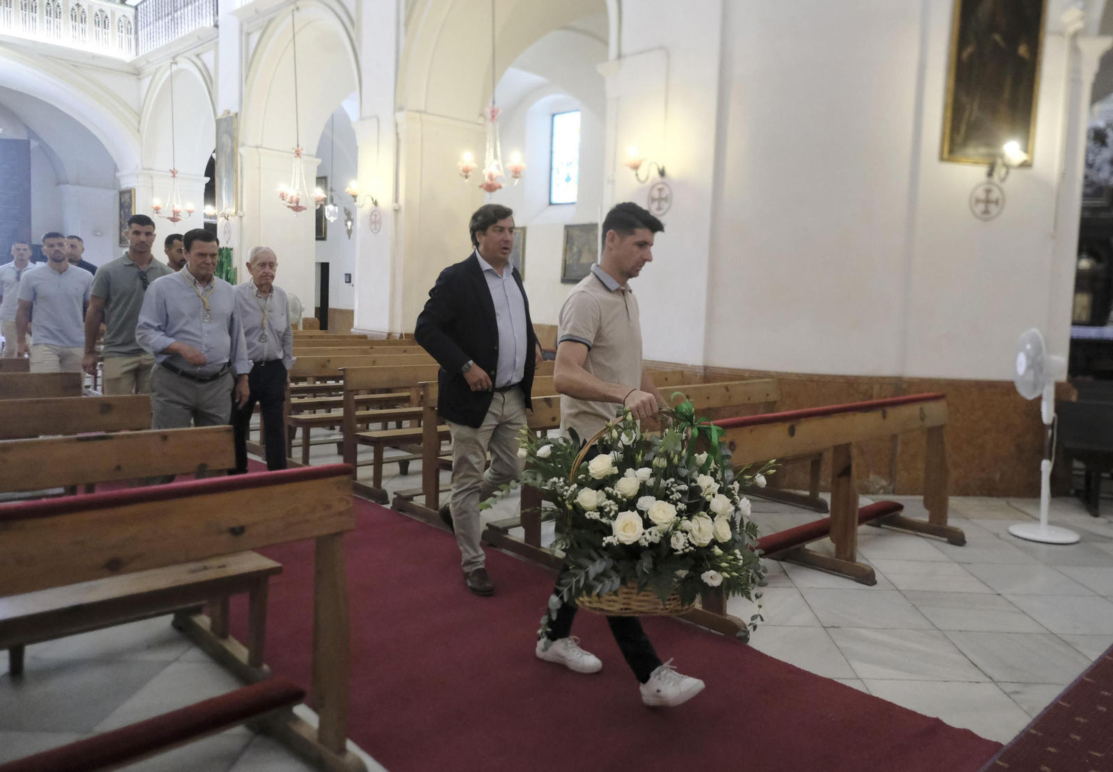 La ofrenda floral del Córdoba CF a San Rafael, en imágenes