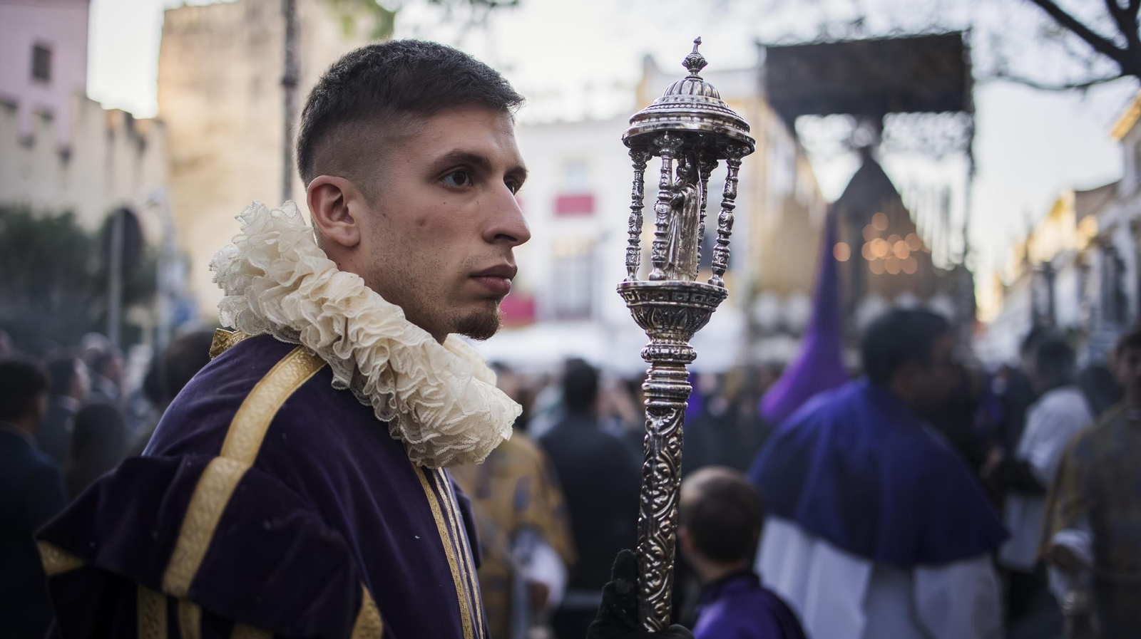 Imágenes de la Hermandad de la Soledad en el Viernes Santo de Jerez 2025