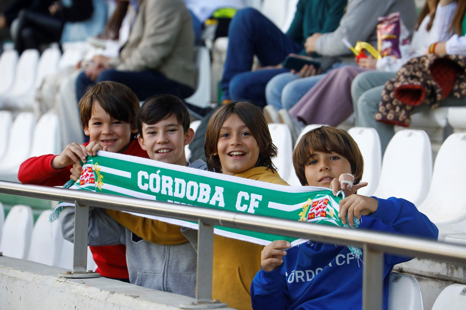 Las mejores fotos del ambiente en El Arcángel en el Córdoba CF - Ceuta