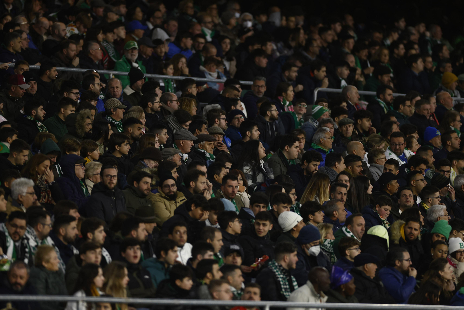 Búscate en las fotos del Betis-Osasuna