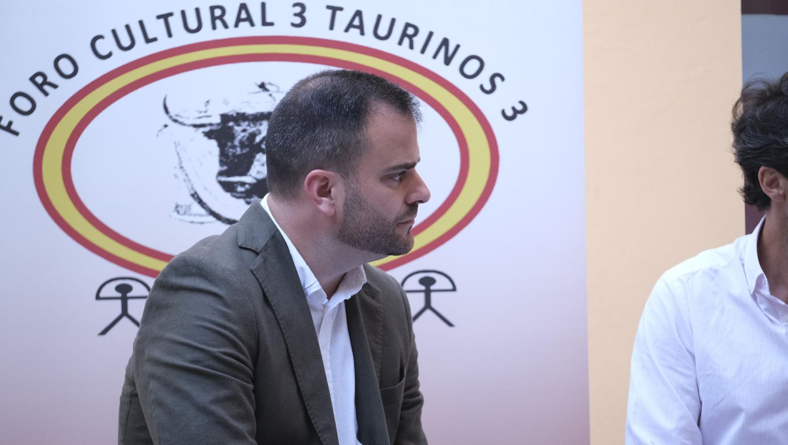 Conferencia del Foro Cultural 3 Taurinos 3, en imágenes