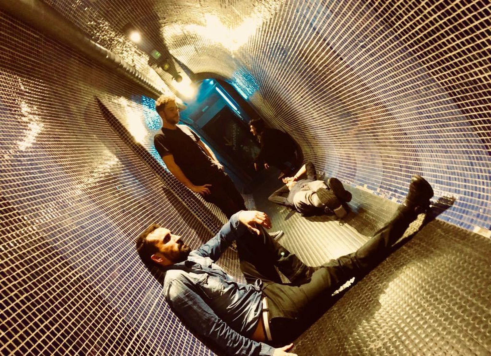 El factor grotesco de Loudly en un vinilo