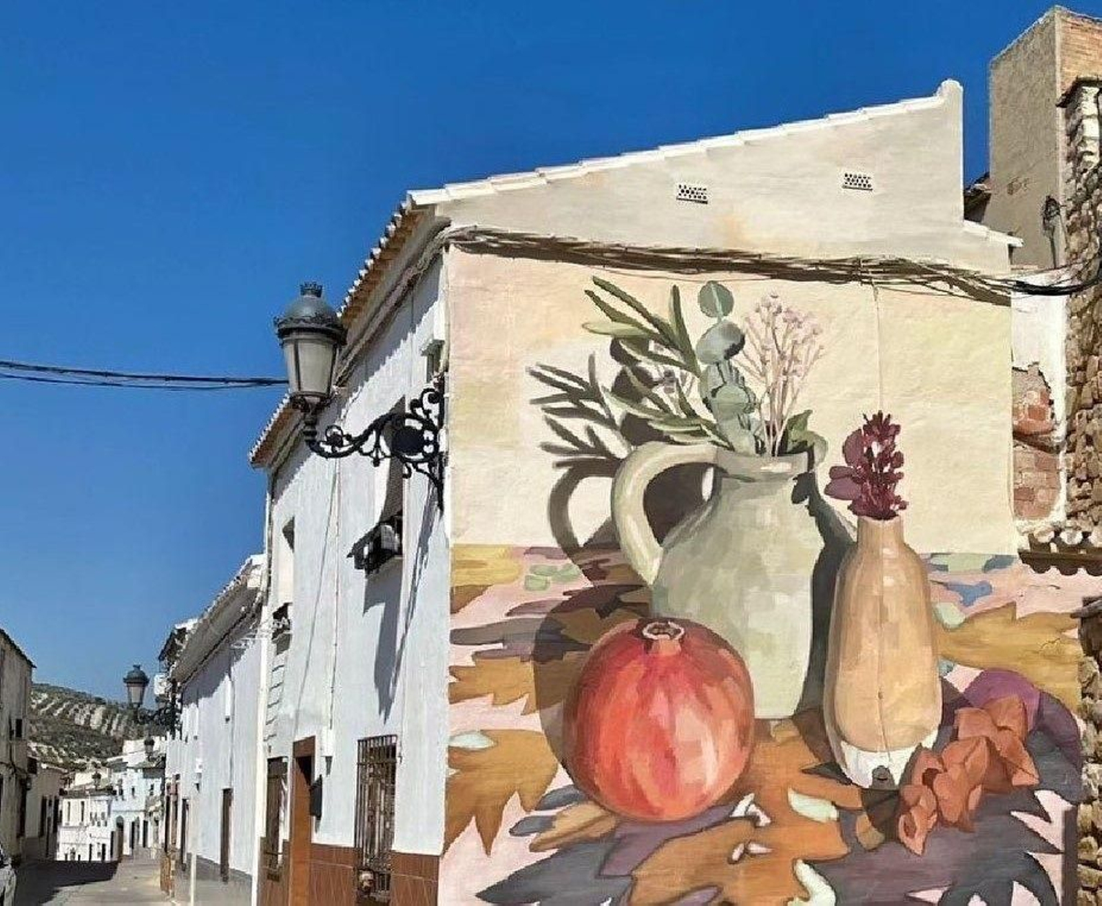 Una de las intervenciones de la artista plástica Marta Lapeña, en una imagen de archivo.