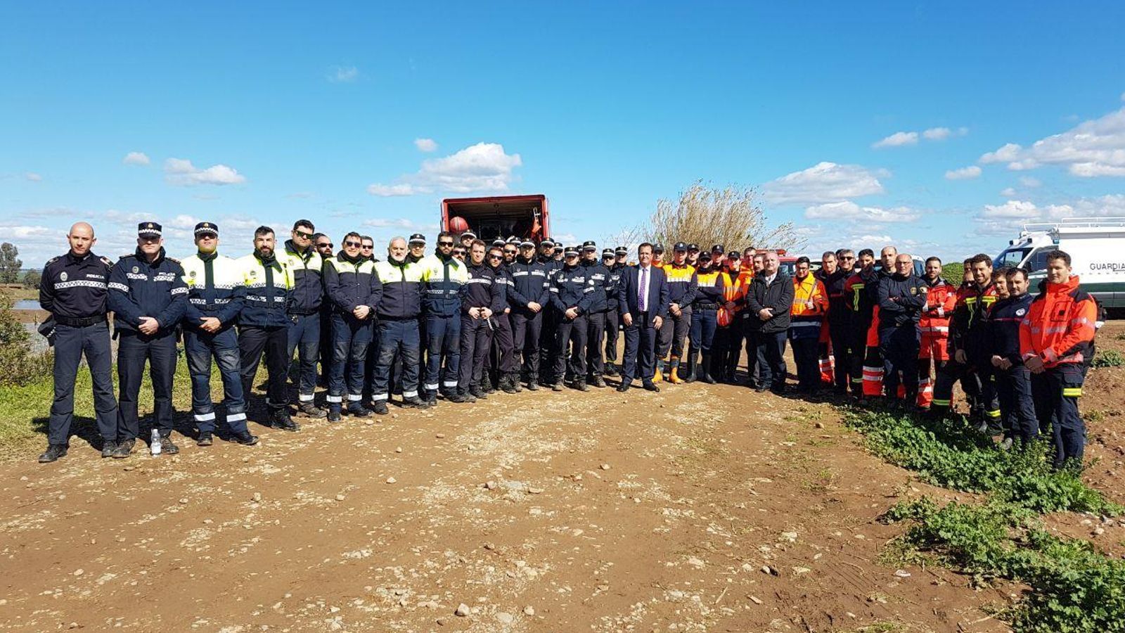 El delegado de Seguridad del Ayuntamiento de Sevilla, con el equipo de emergencias de la capital desplegado en la búsqueda.