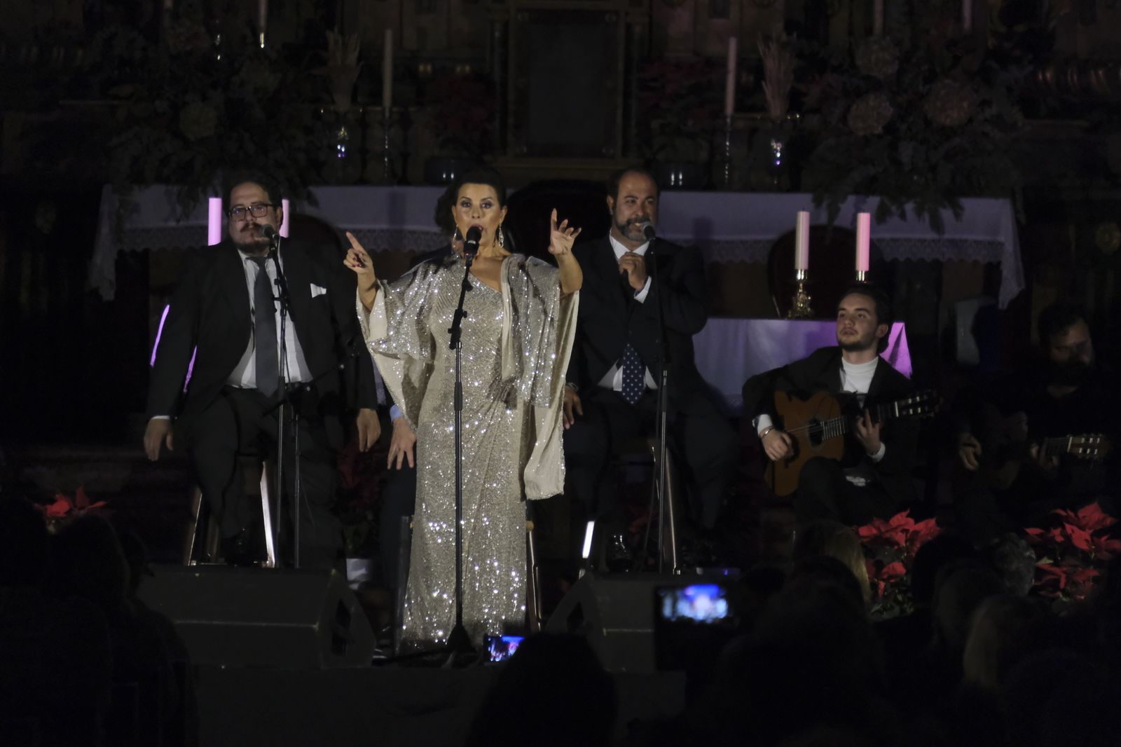 La zambomba flamenca con María José Santiago en Córdoba, en fotografías