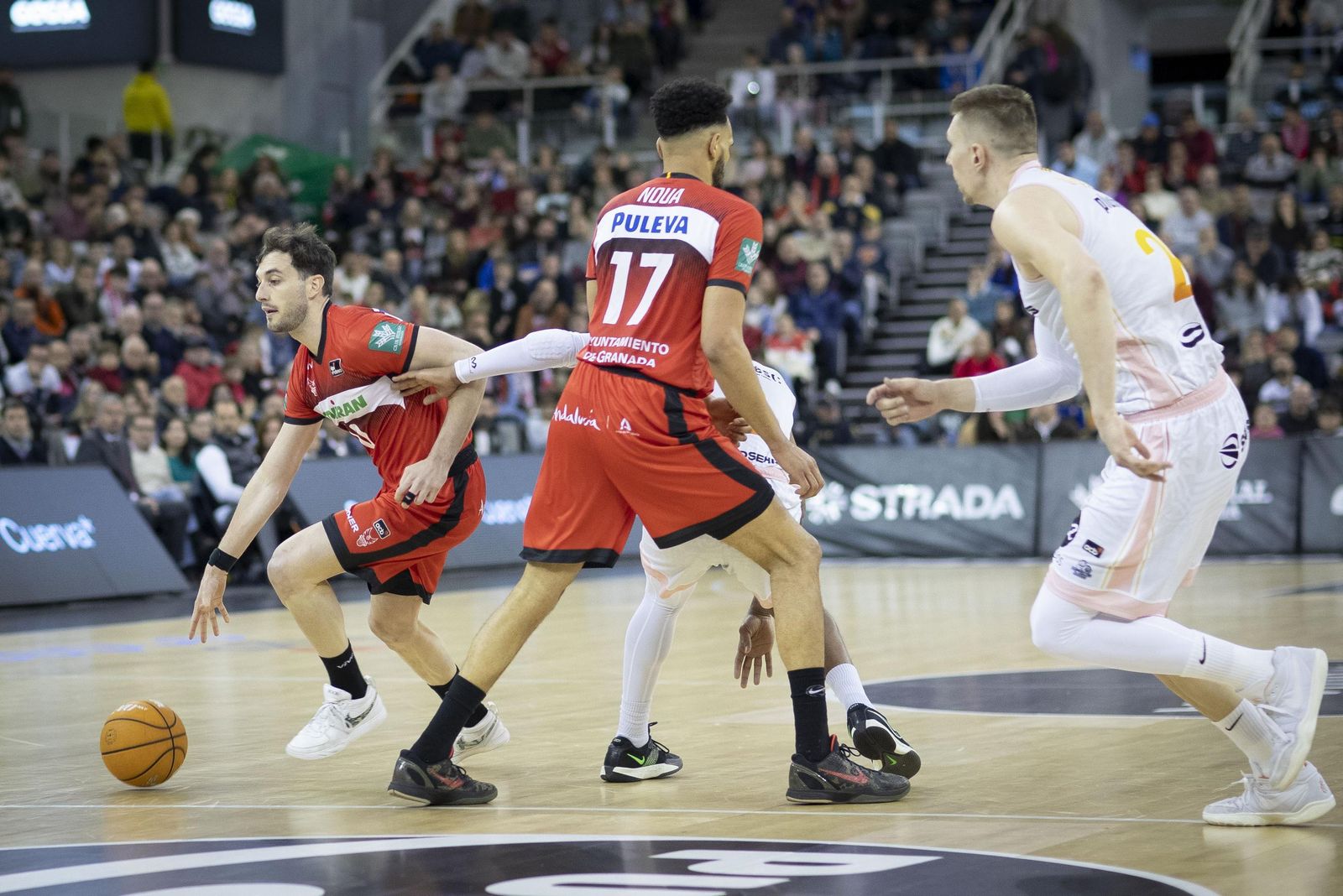 Las mejores imágenes del Covirán Granada-Hiopos Lleida