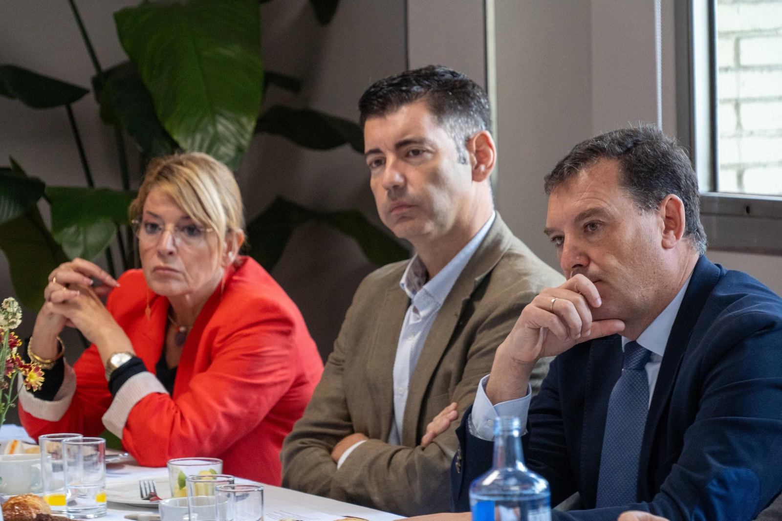 Imágenes del desayuno de redacción 'Huelva, eficiencia y sostenibilidad en la gestión de los servicios en las ciudades'