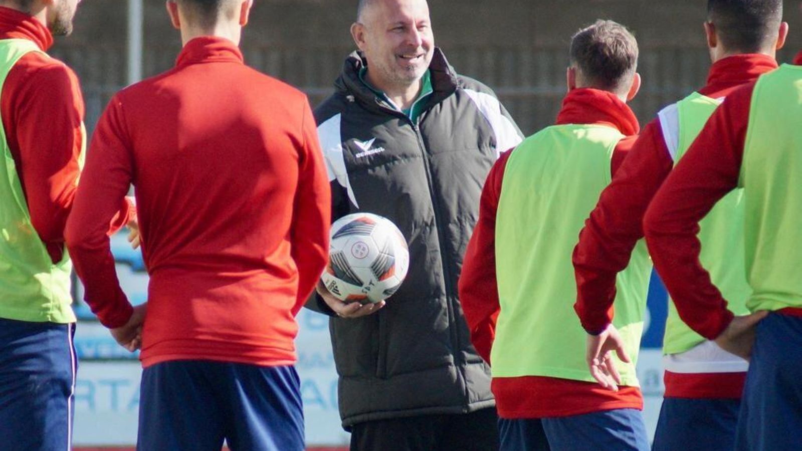 Javi Moreno sonríe durante un entrenamiento. Javi Moreno sonríe durante un entrenamiento.