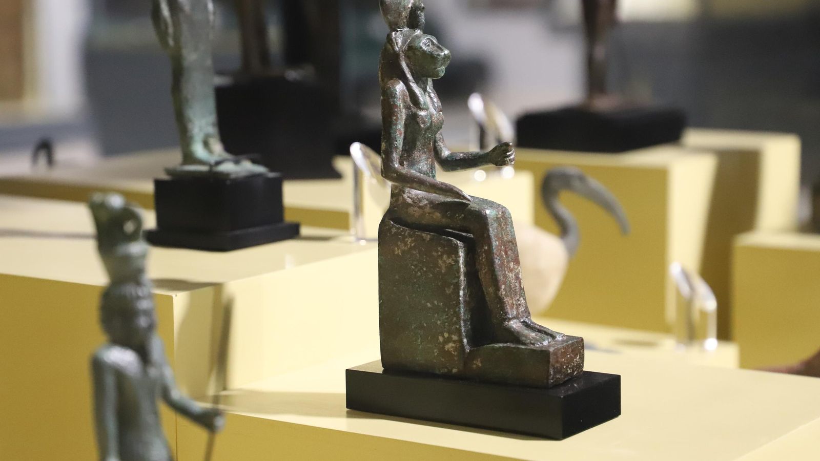 Muestra de figuras del Museo Egipcio de Melilla