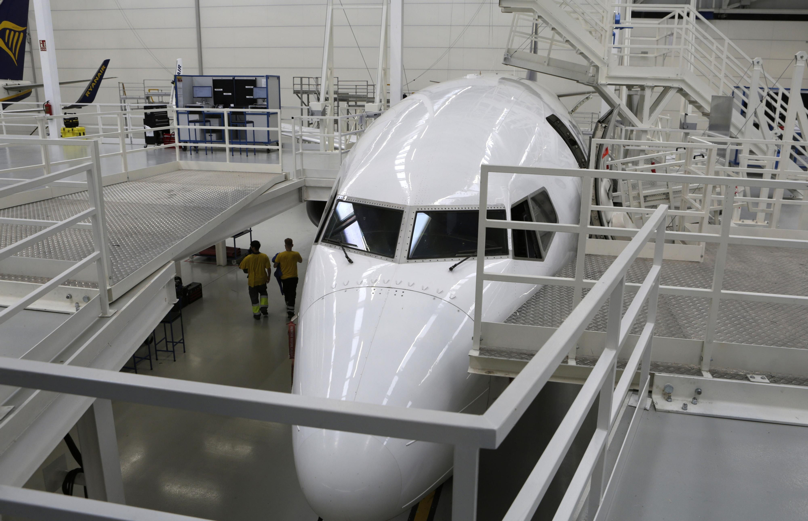 NUEVO HANGAR DE RYANAIR