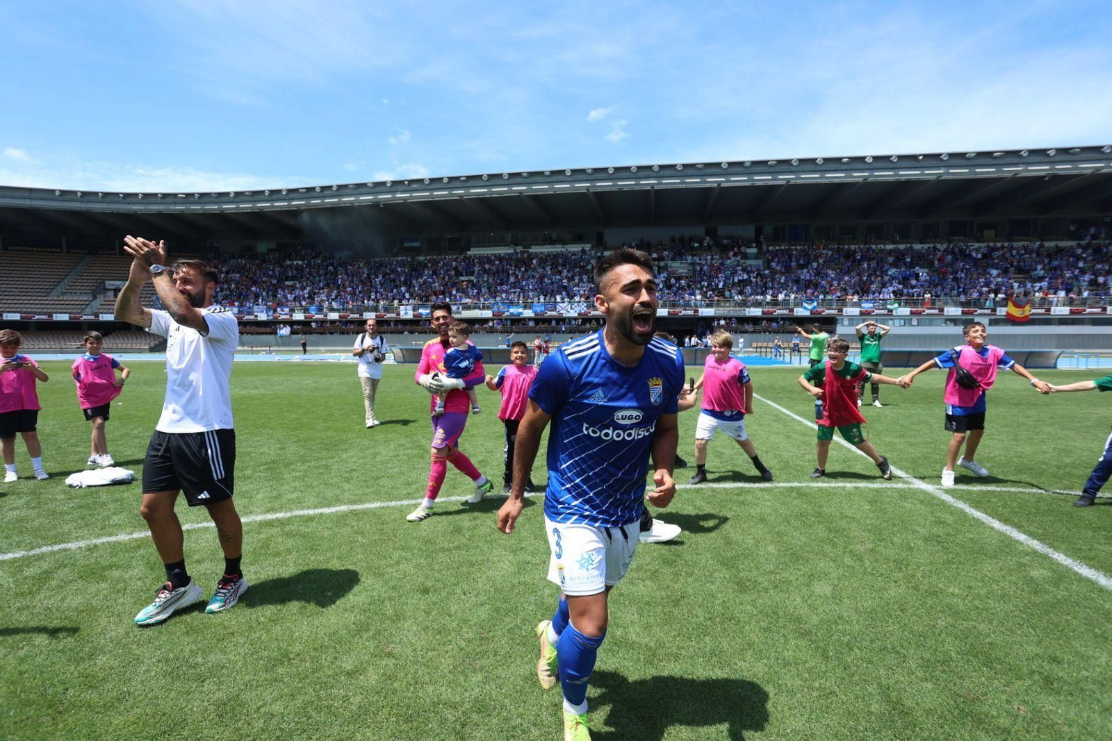 Imágenes de la celebración del Xerez CD del ascenso virtual a Segunda RFEF Imágenes de la celebración del Xerez CD del ascenso virtual a Segunda RFEF
