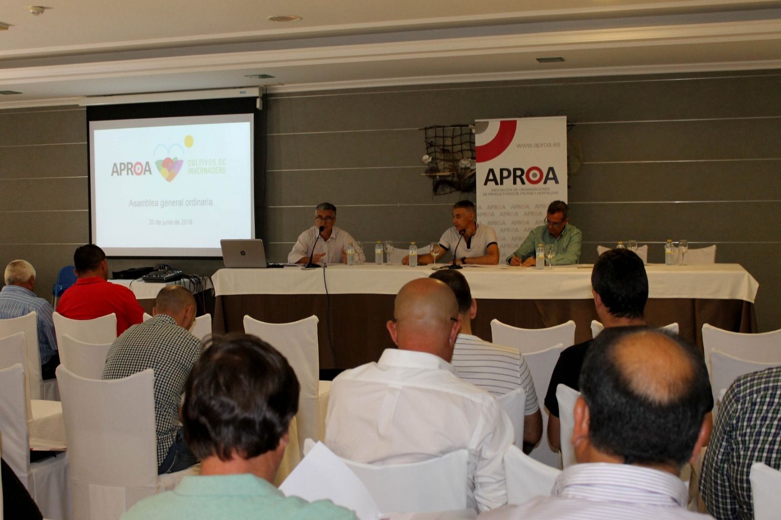 Un momento de la Asamblea de Aproa.