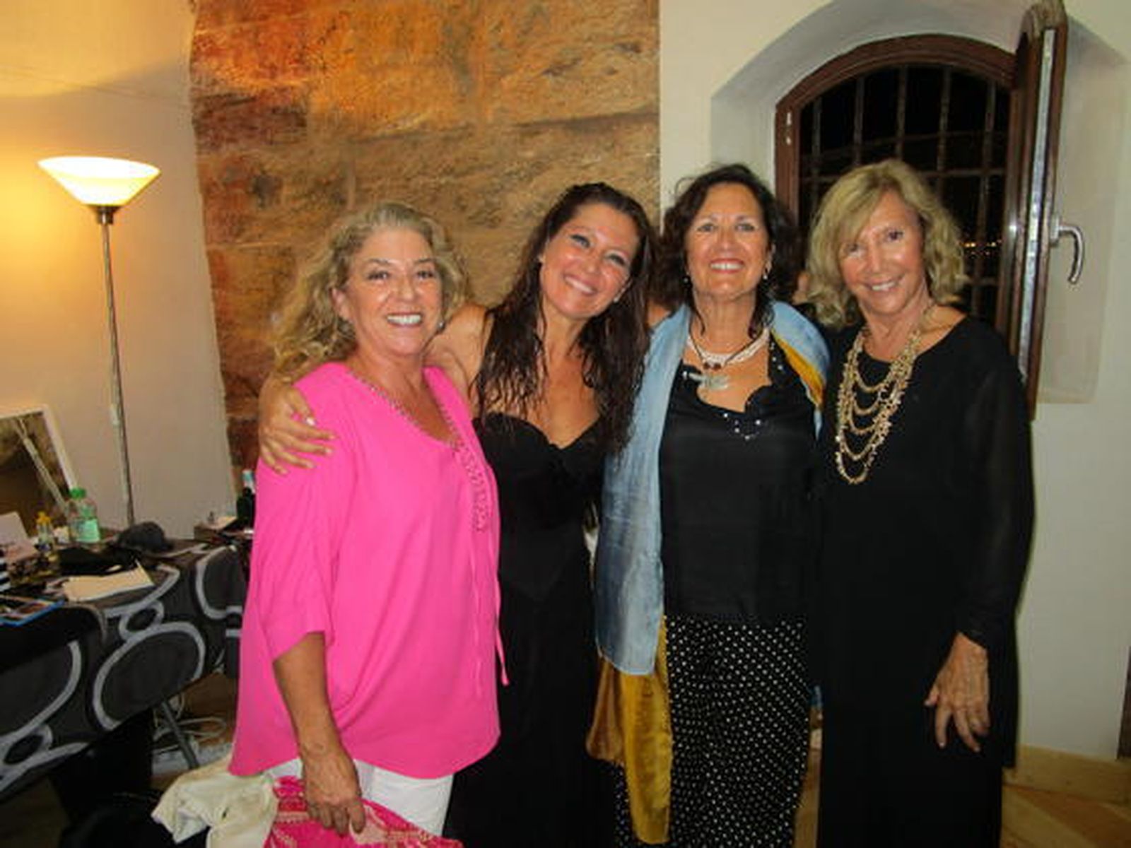 Aurora Simo, la protagonista de Medusa, la gran bailaora Sara Baras, Inma Delage y la madre de la artista, Concha Baras.  Foto: Ignacio Casas de Ciria