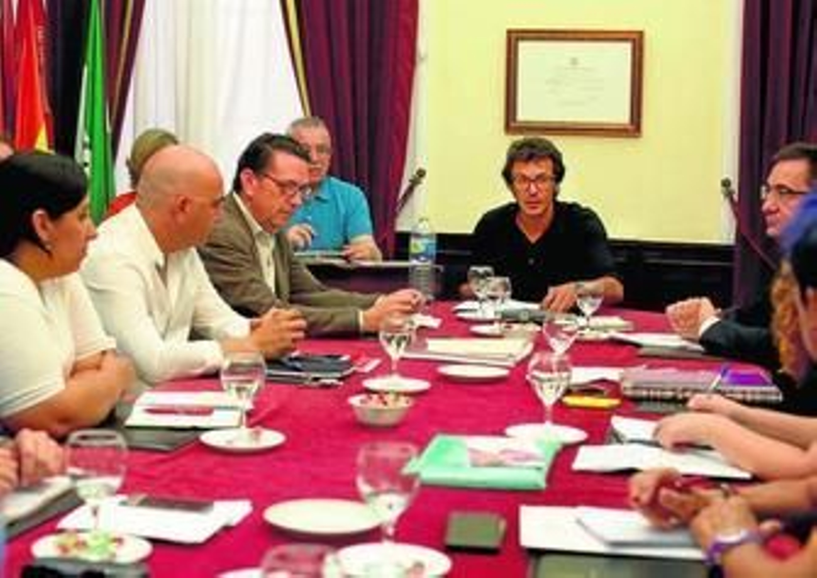 El alcalde, presidiendo ayer la primera Junta de Gobierno Local de esta nueva legislatura.