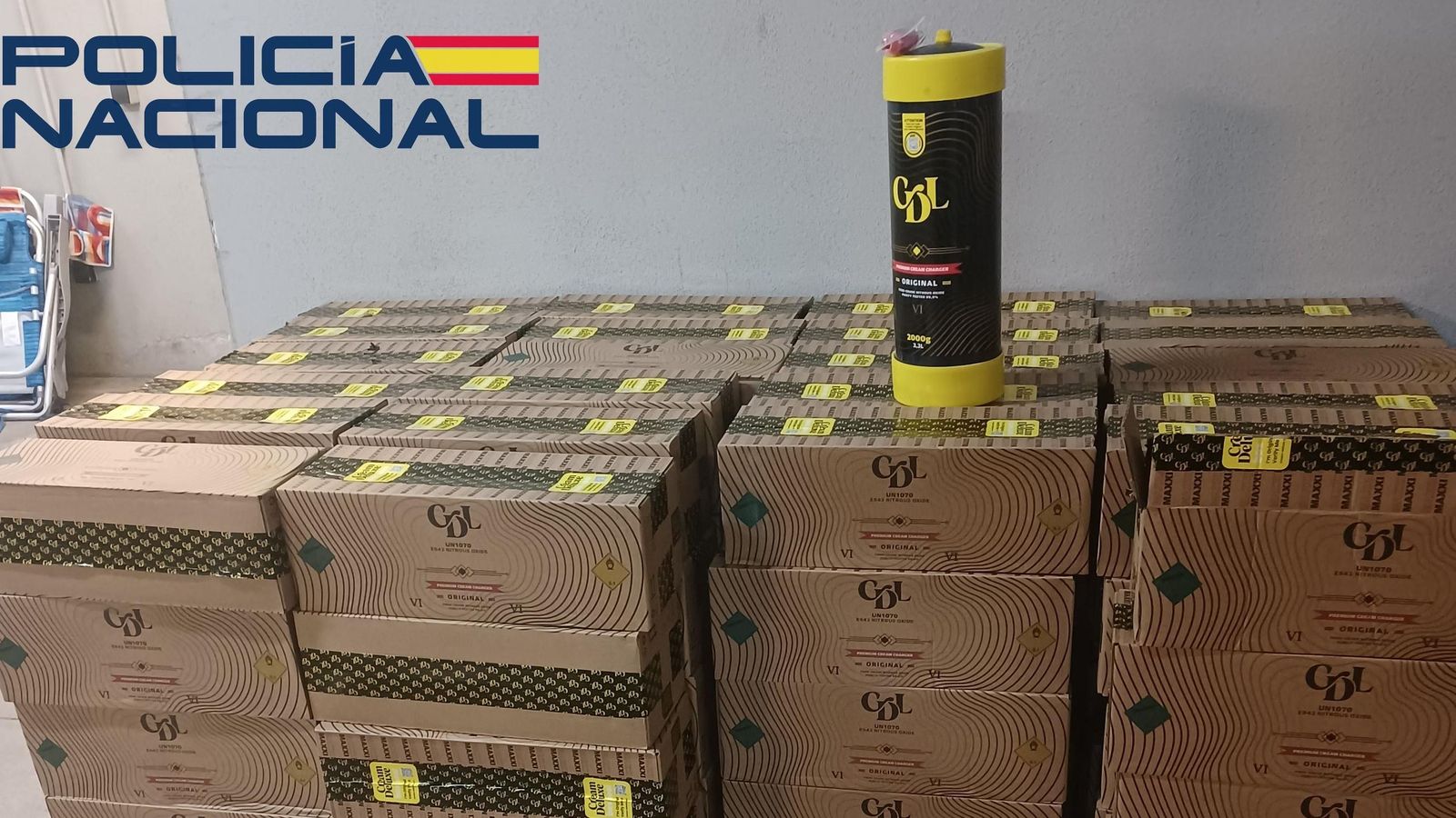 Las botellas de gas de la risa intervenidas en Sevilla.