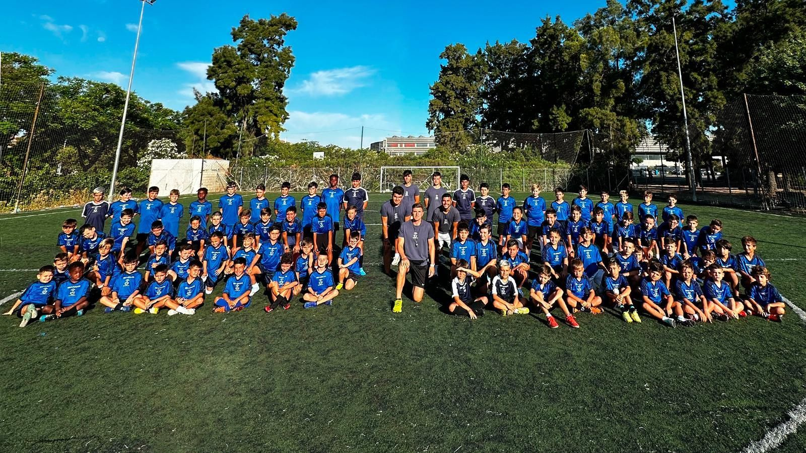 Foto de familia de los participantes y coordinadores del Campus DUG. Foto de familia de los participantes y coordinadores del Campus DUG.