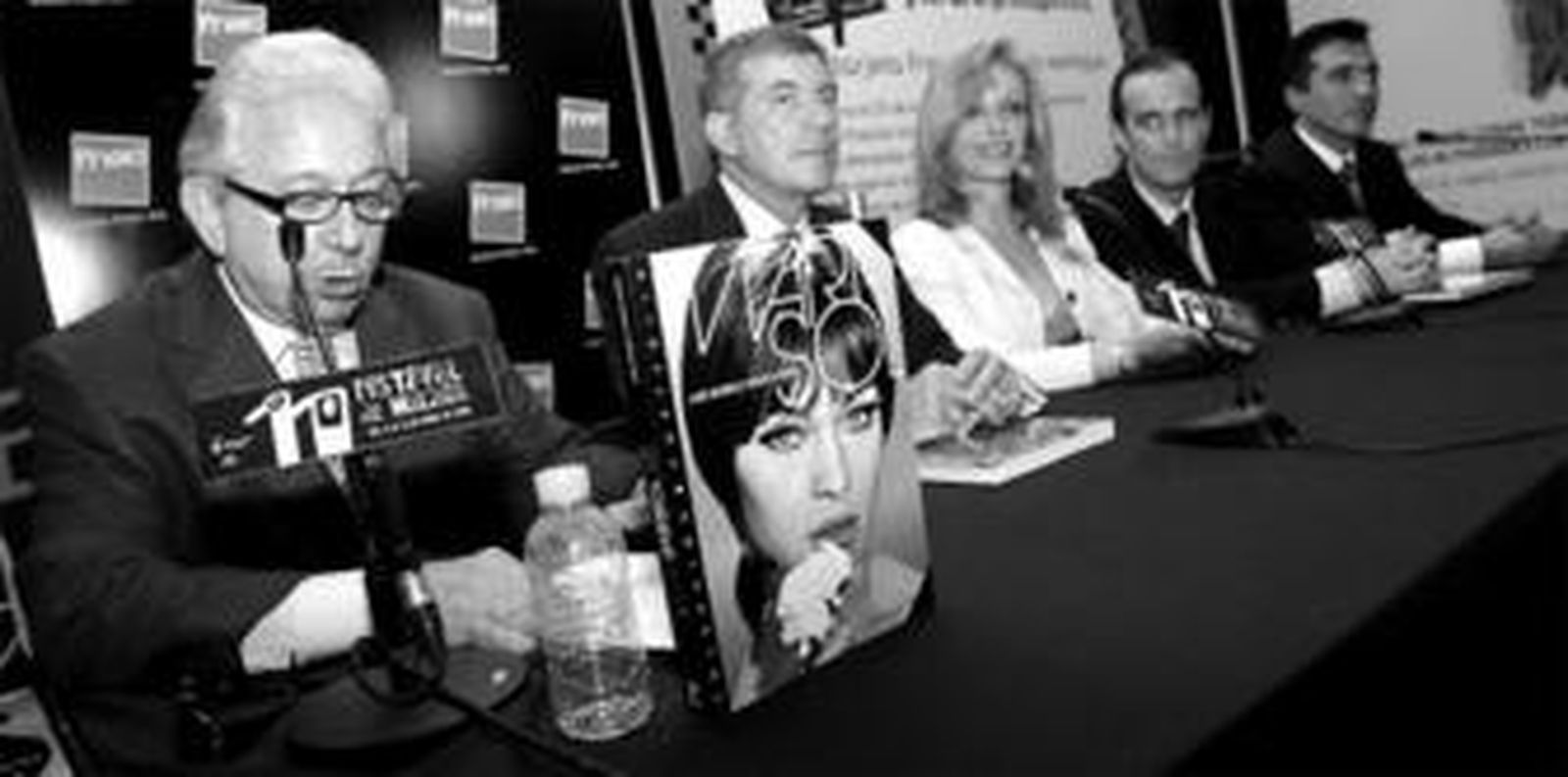 Diego Gómez, José Aguilar, Silvia Tortosa, Miguel Losada y Antonio Montiel presentaron el libro sobre la carrera de Marisol.