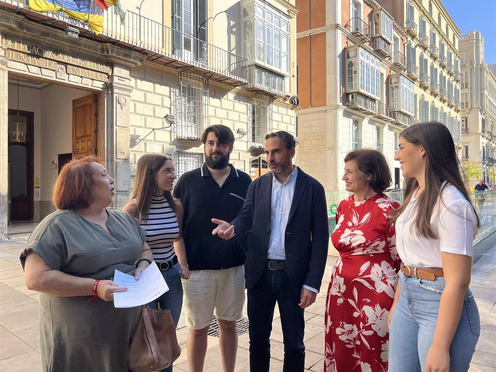 El PSOE tilda de "ridícula" la inversión de la Junta para vivienda en Málaga. El PSOE tilda de "ridícula" la inversión de la Junta para vivienda en Málaga.