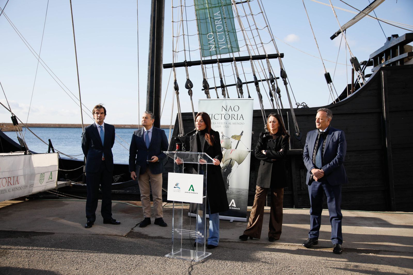 Imágenes de la visita del Consejero Antonio Sanz a la Nao Victoria