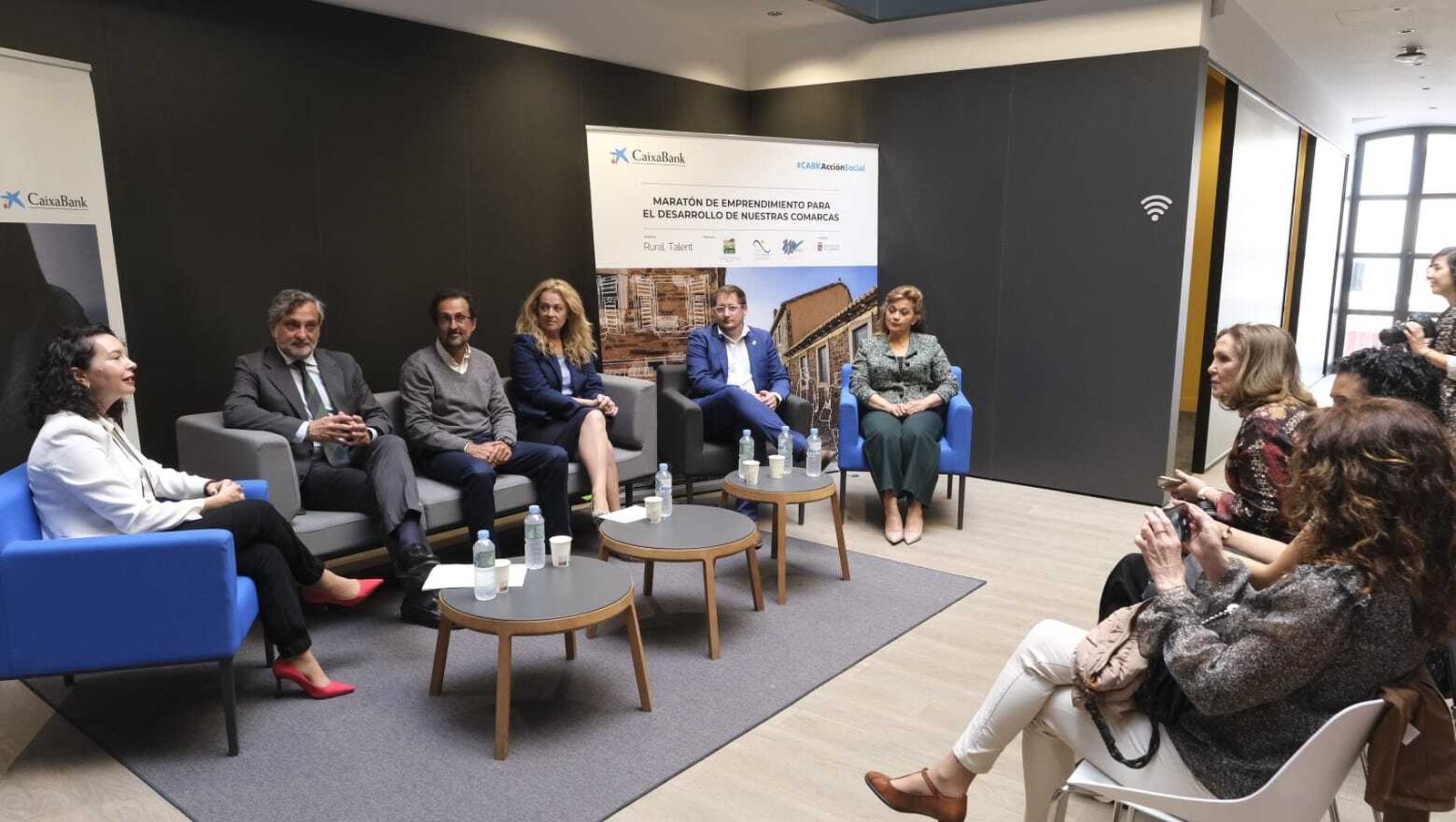 Presentación del Maratón de emprendimiento rural de Almería, en las oficinas de CaixaBank.