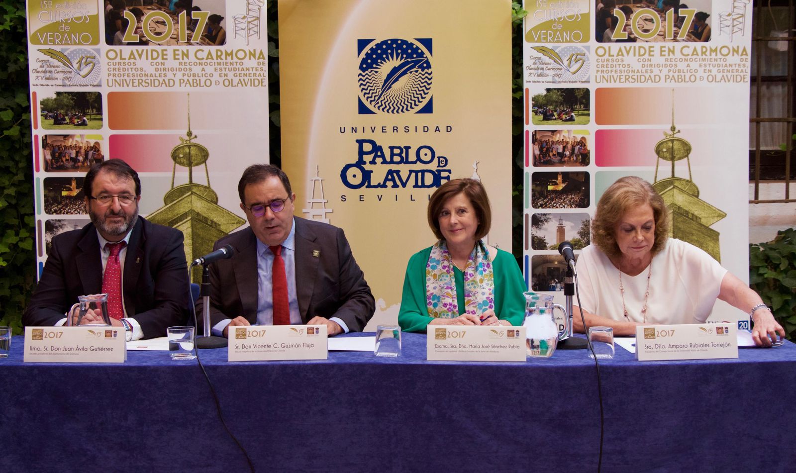 Juan Ávila, Vicente C. Guzmán, María José Sánchez Rubio y Amparo Rubiales, en Carmona.