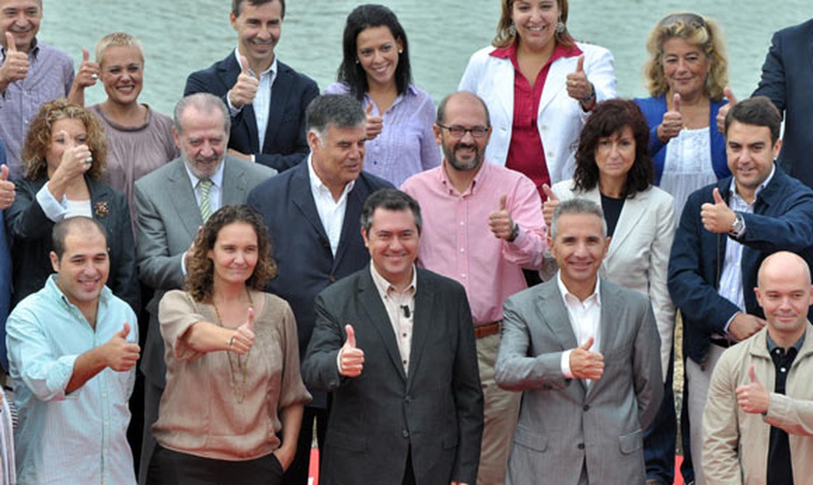 Espadas apuesta por el puerta a puerta para darse a conocer