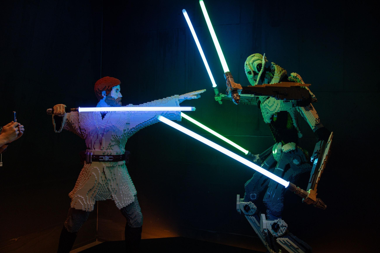 La exhibición a escala real de Star Wars hechas con Lego: las imágenes harán las delicias de los fans de la franquicia