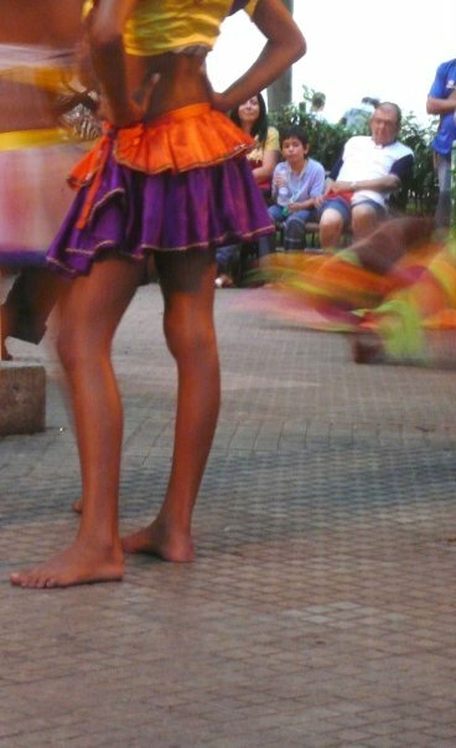 Baile en una plaza en Cartagena de Indias.