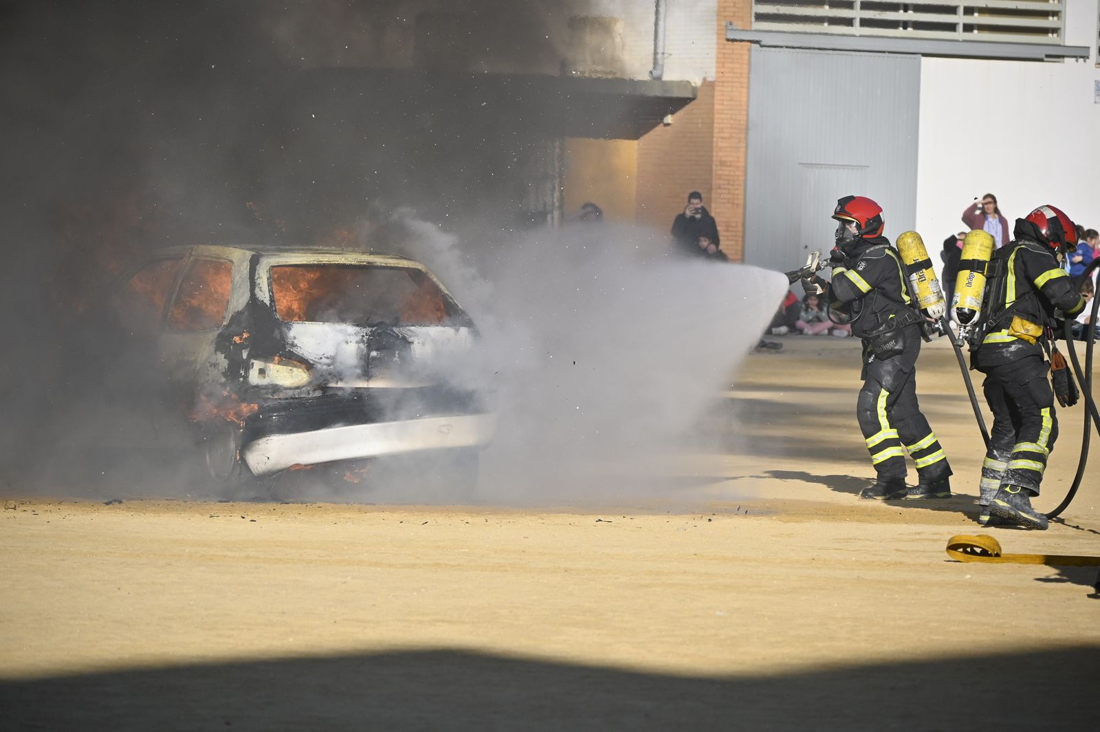 Imágenes del simulacro de incendio en el Funcadia