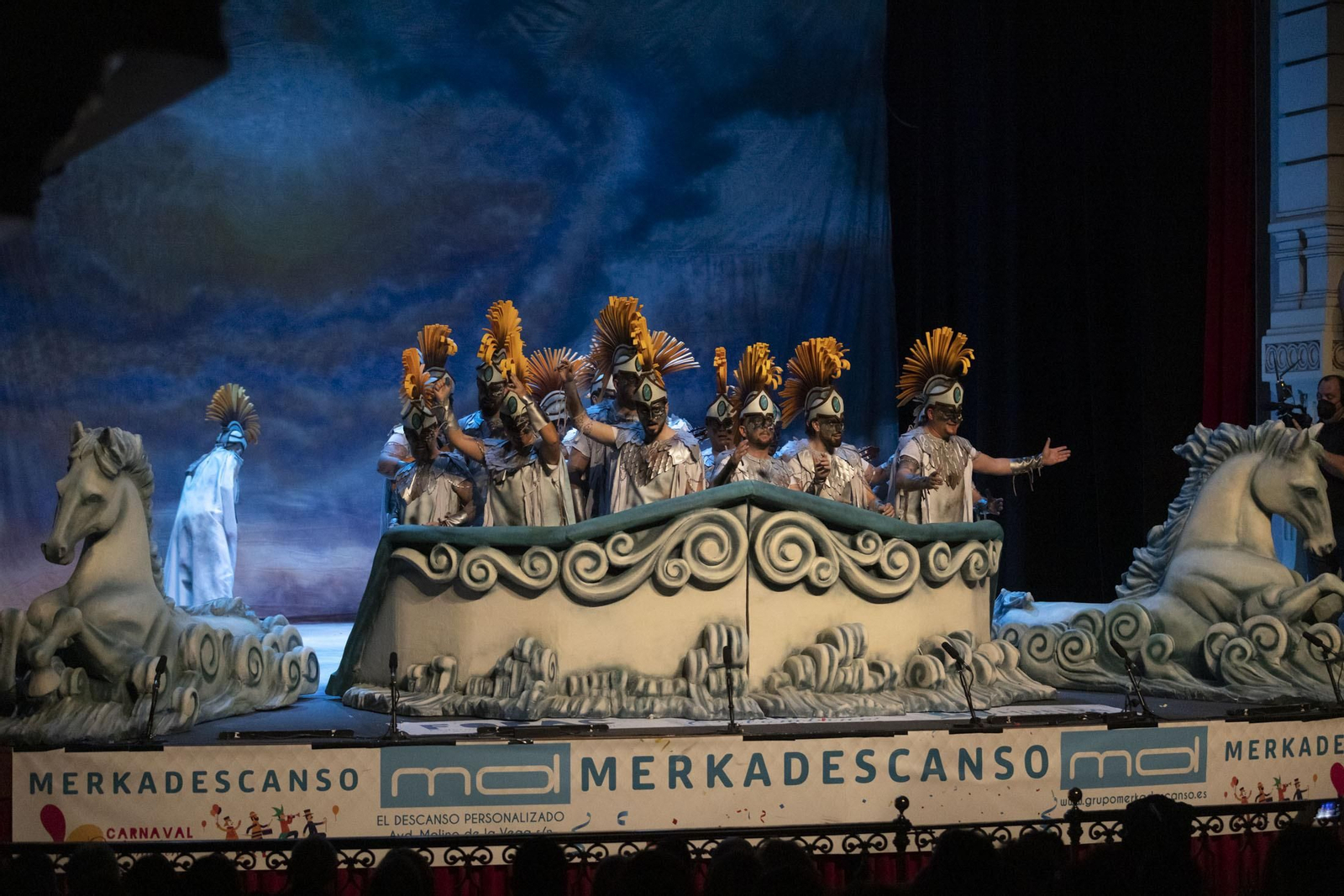 Imágenes de la actuación de la comparsa de Huelva 'Poniente' en el Carnaval Colombino