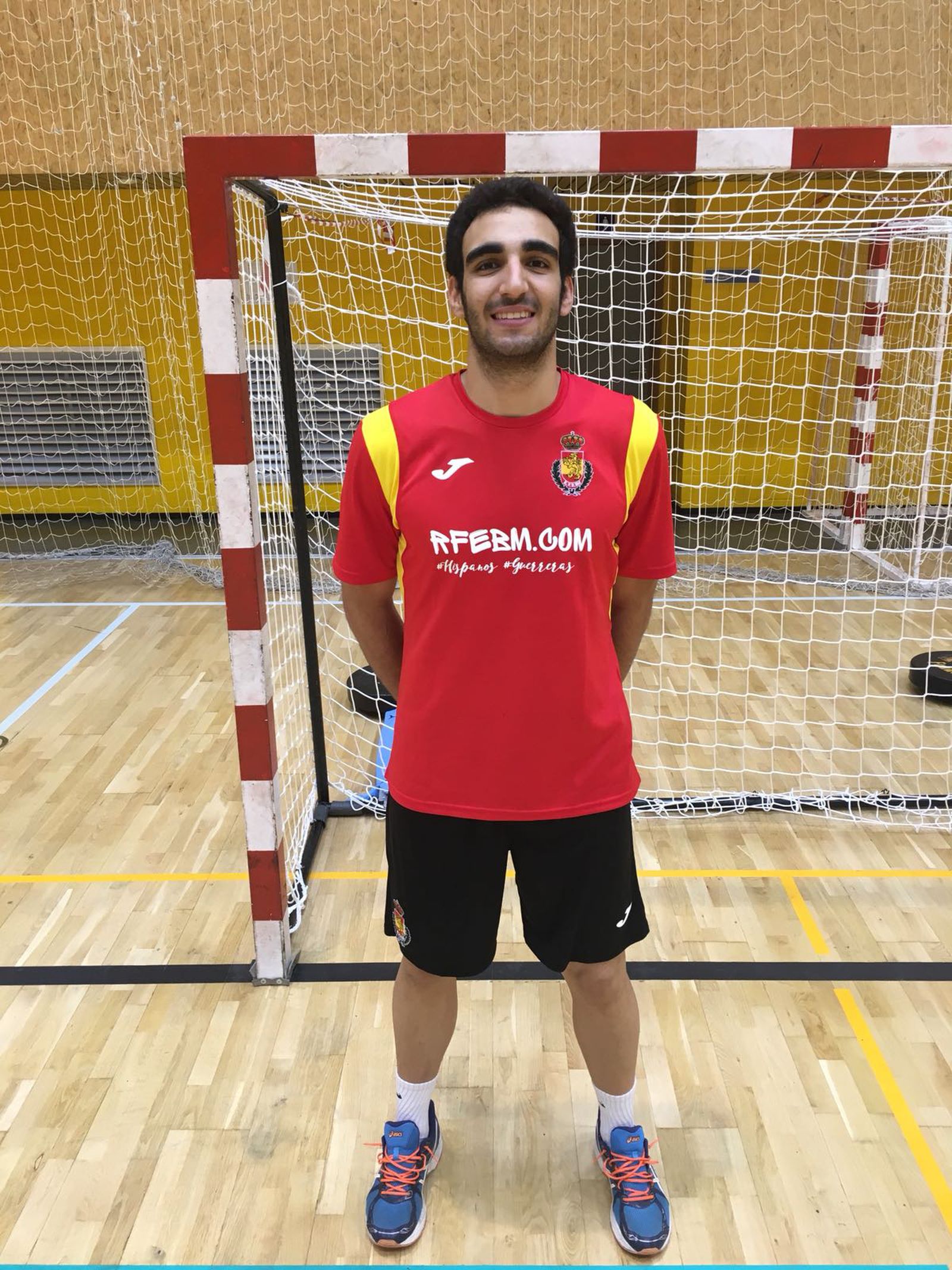 Álvaro Cabello, renovado y convocado