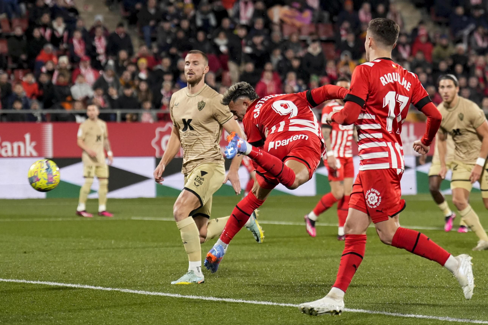 Castellanos abrió la lata de esta forma