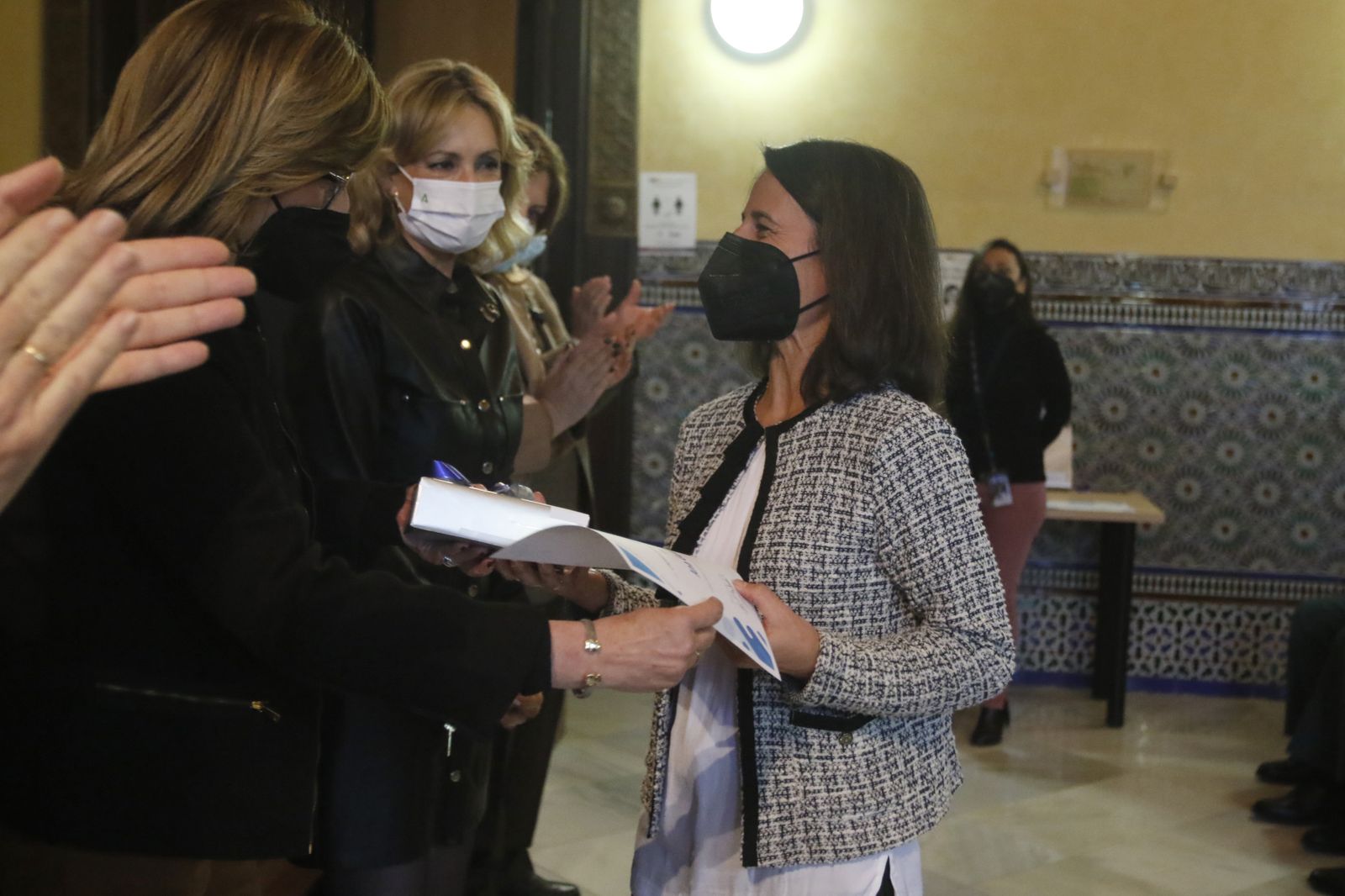 La entrega de los V Premios a la Excelencia Académica para hijos de la Guardia Civil, en fotografías