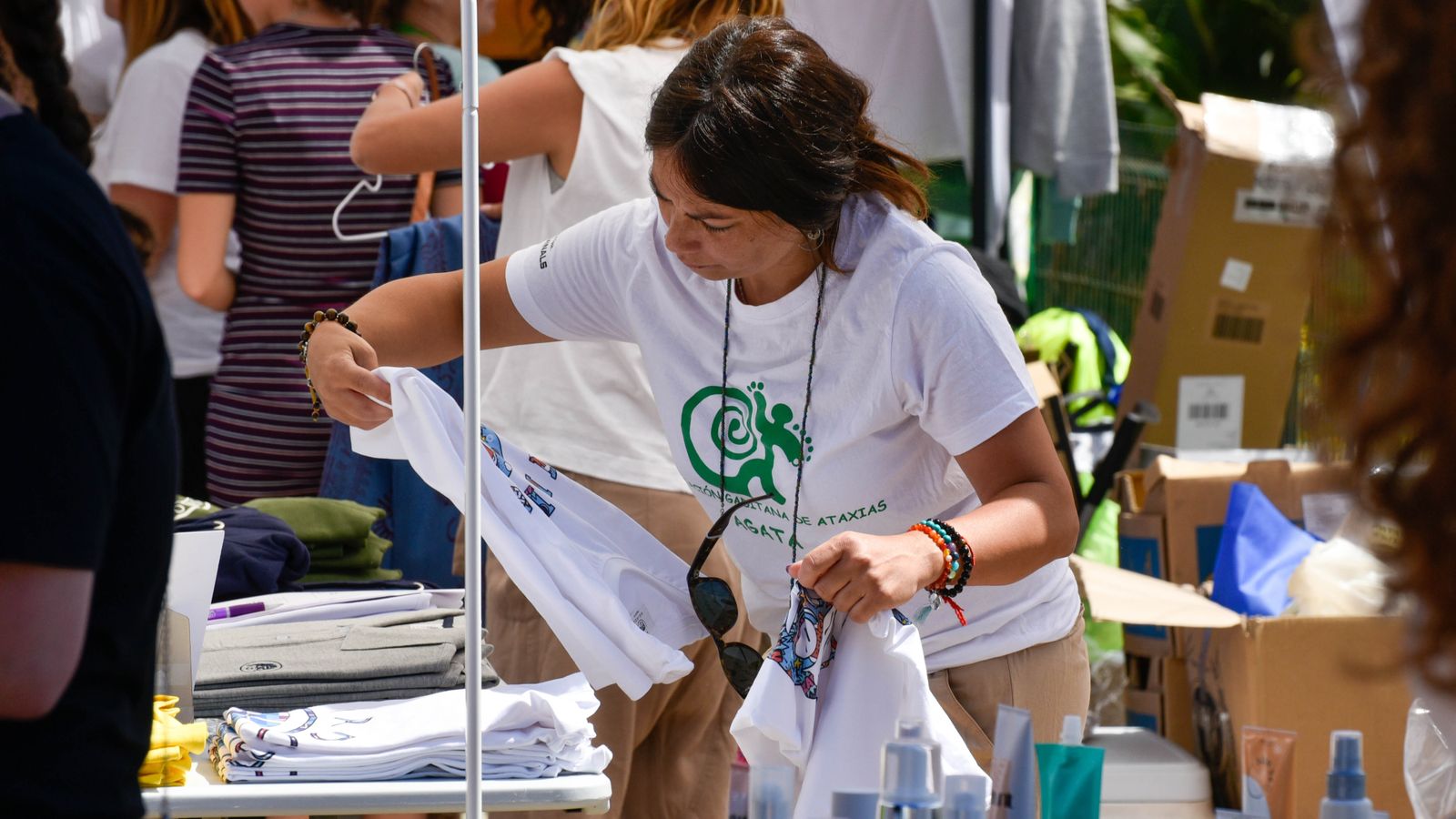 Las fotos del outlet solidario en Getares