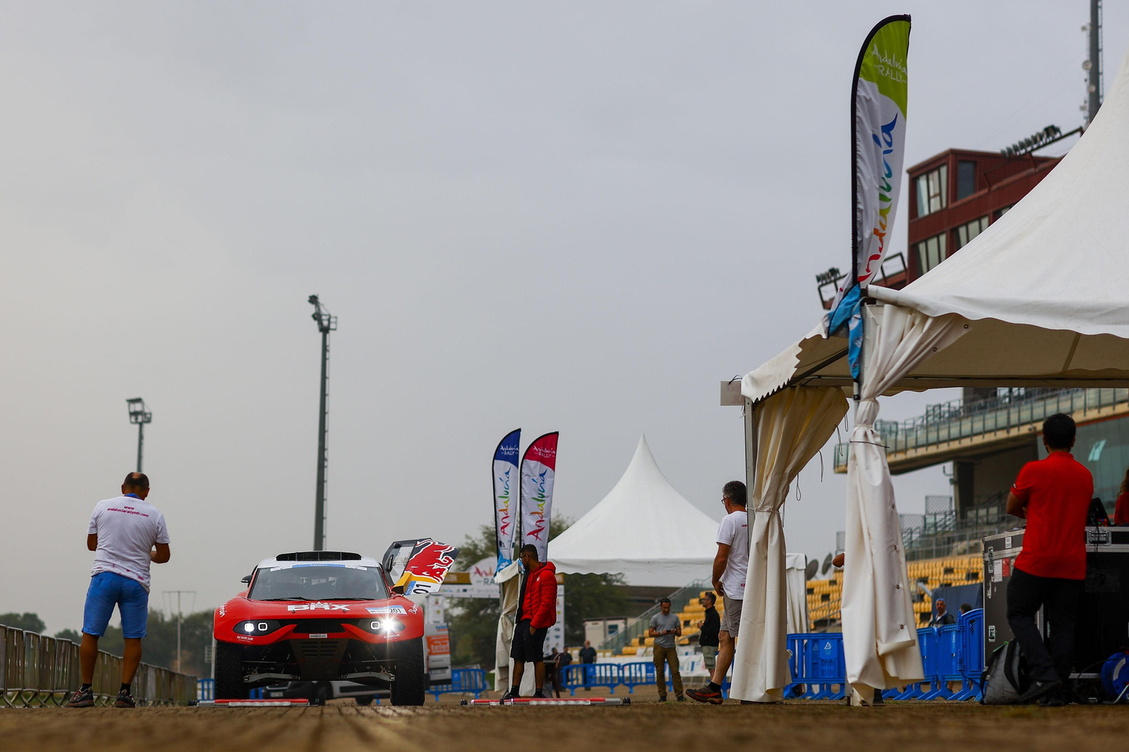 Andalucía Rally: las imágenes del 'Dakar' de Dos Hermanas | Día 1