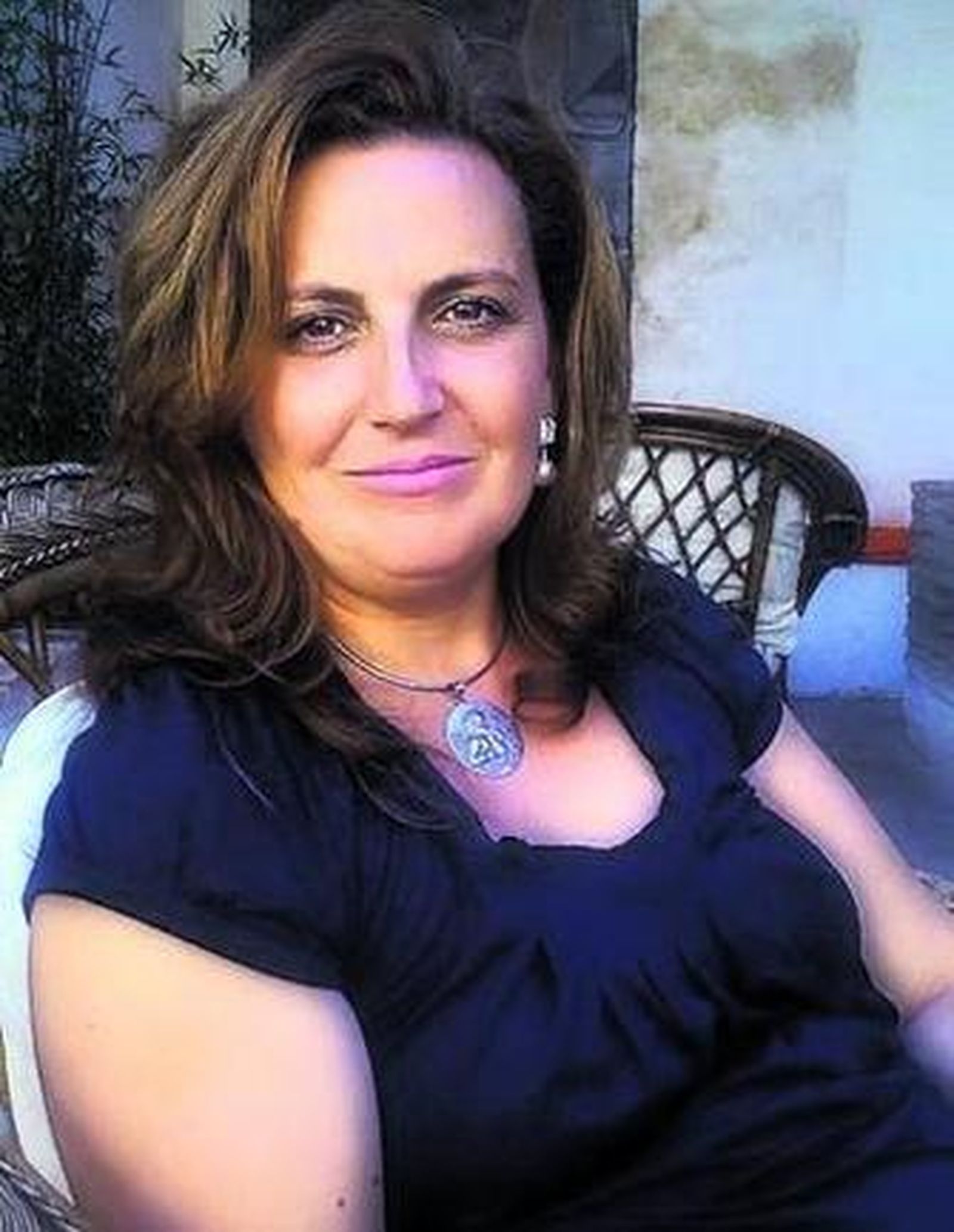 Doce manos contra la enfermedad mental