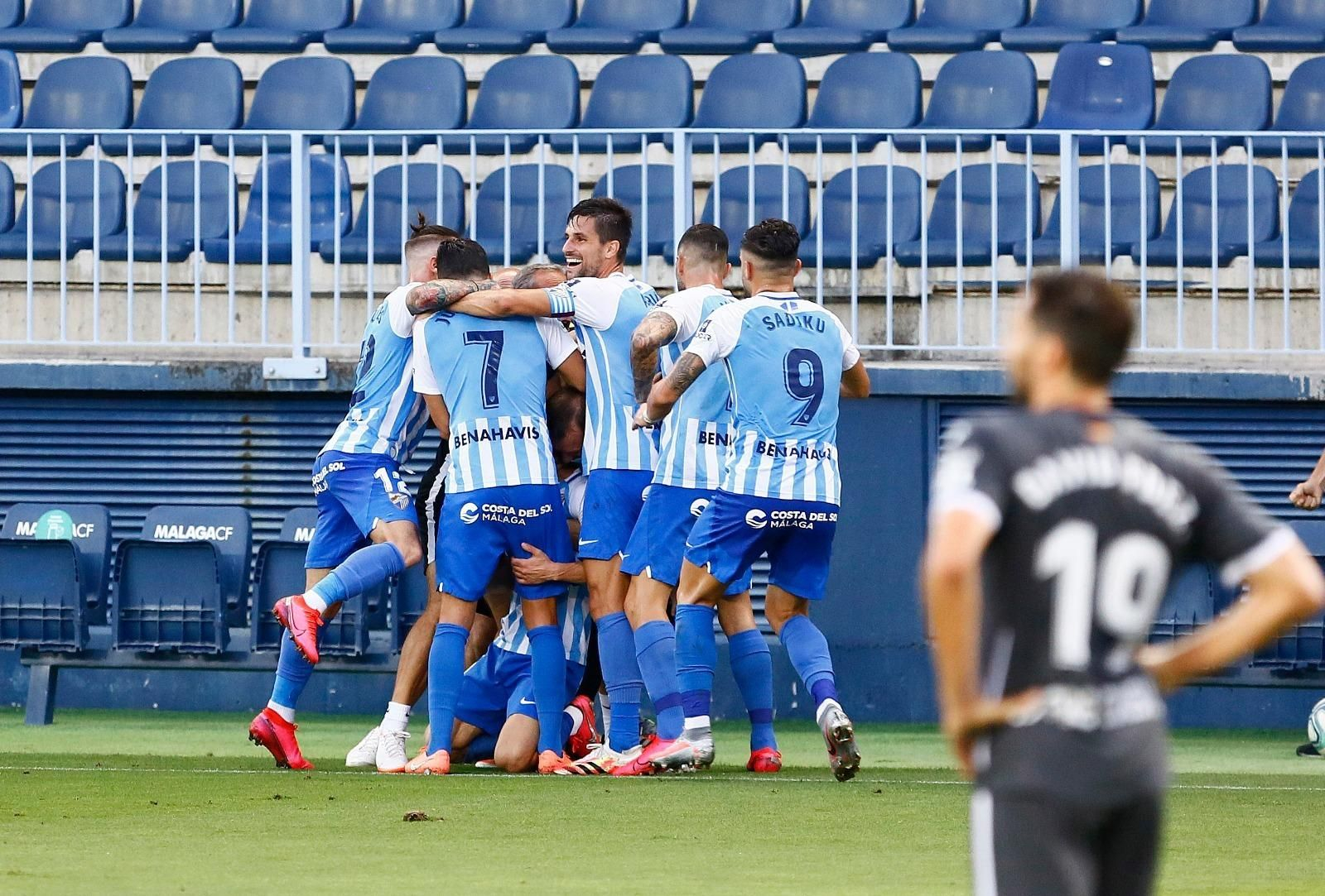 Las fotos de la liberación del Málaga CF tras ganar al Alcorcón
