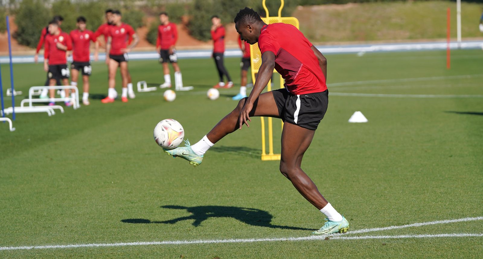 Sadiq jugará en Tenerife y luego se marchará con Nigeria