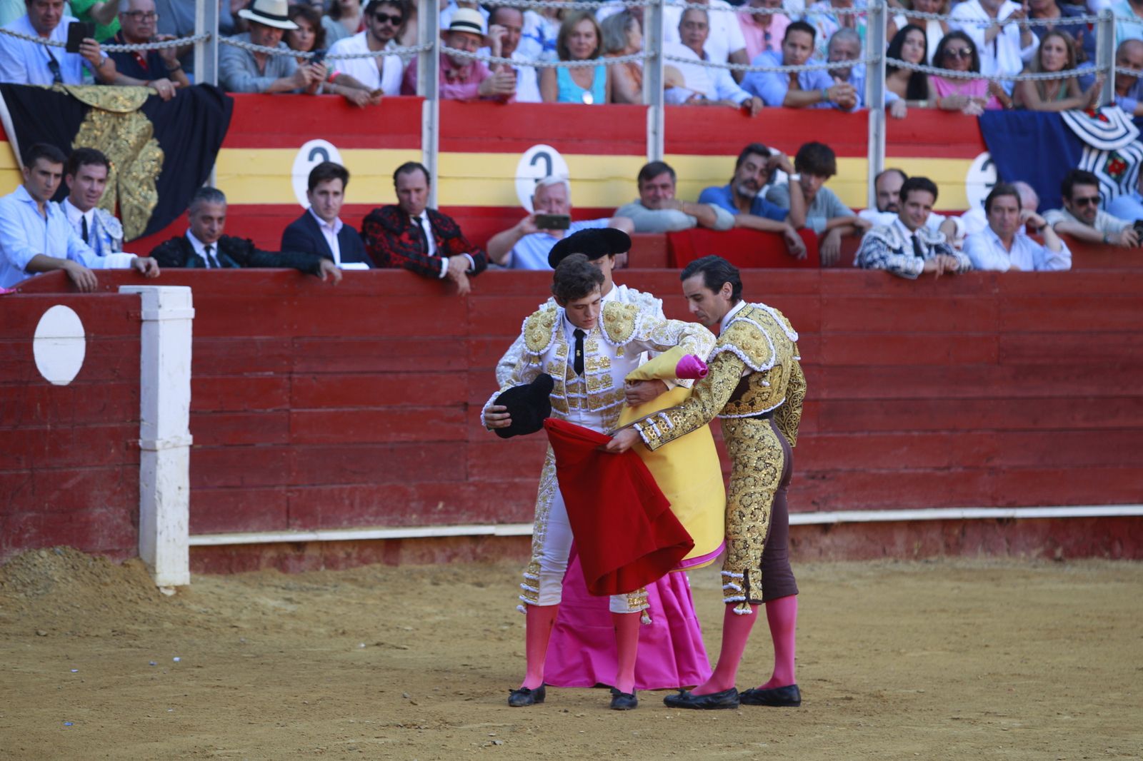 Imágenes del triunfo del torero almeriense Jorge Martínez el día de su alternativa
