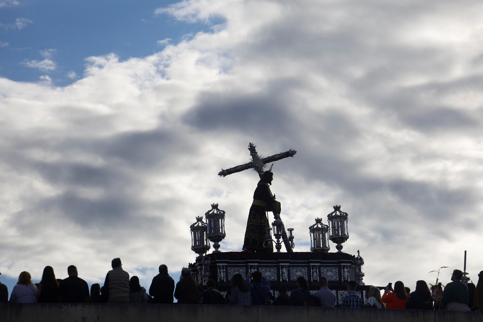 La procesión de la Vera-Cruz en este Domingo de Ramos de Córdoba, en imágenes