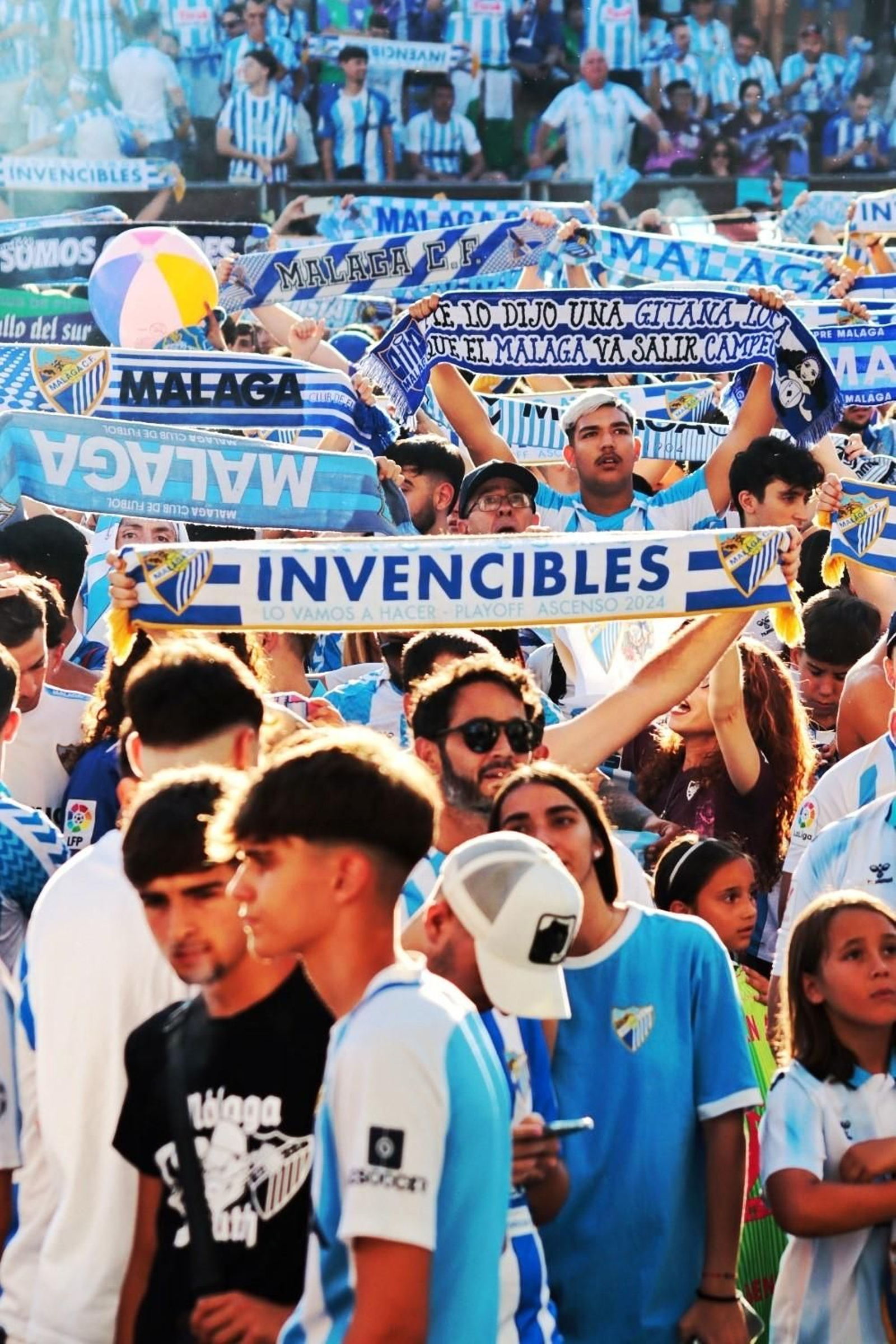 La madrugada interminable con la que Málaga celebró el ascenso