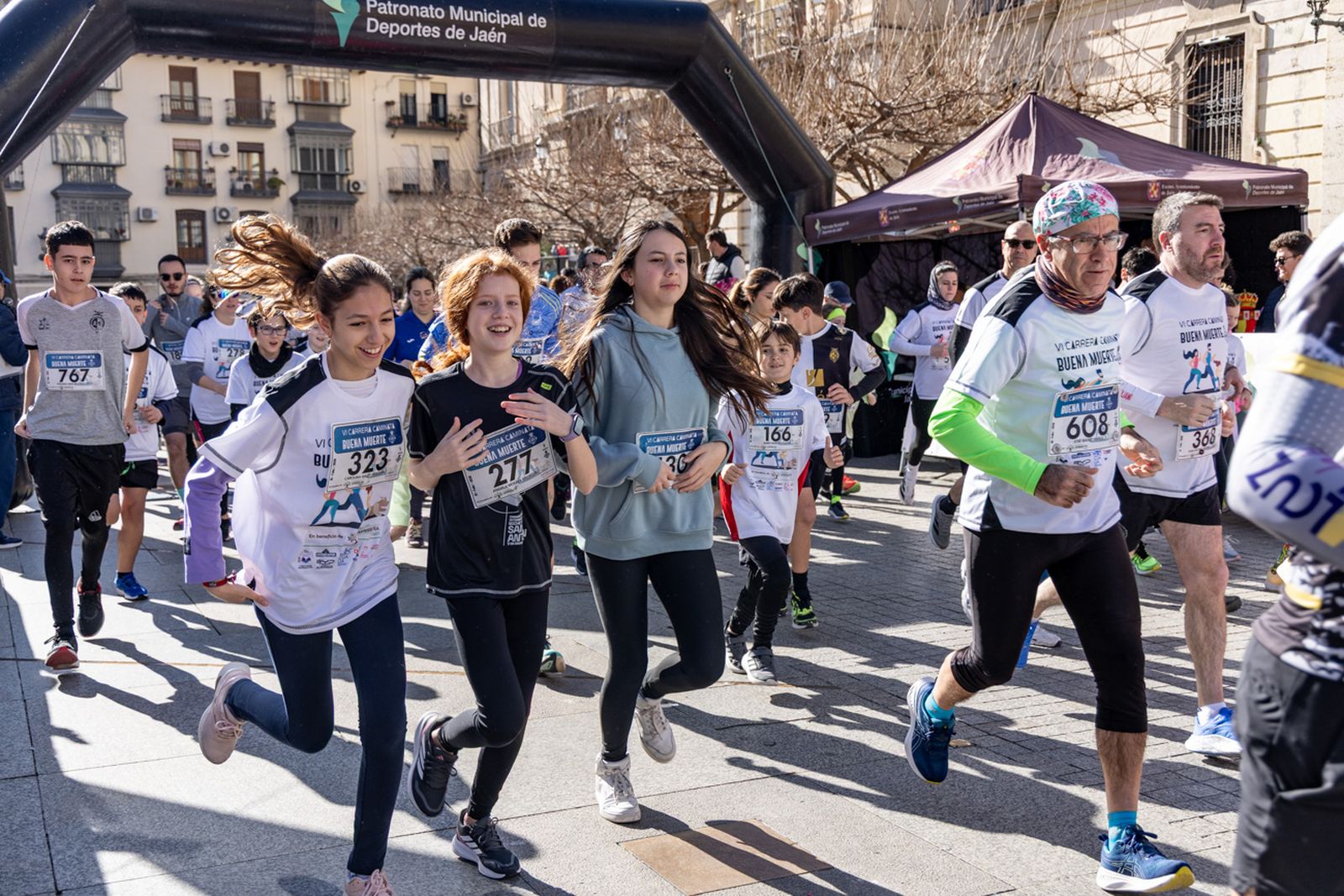 En imágenes: deporte y solidaridad se dan la mano en la VI Carrera-Caminata de la Hermandad de la Buena Muerte (1)