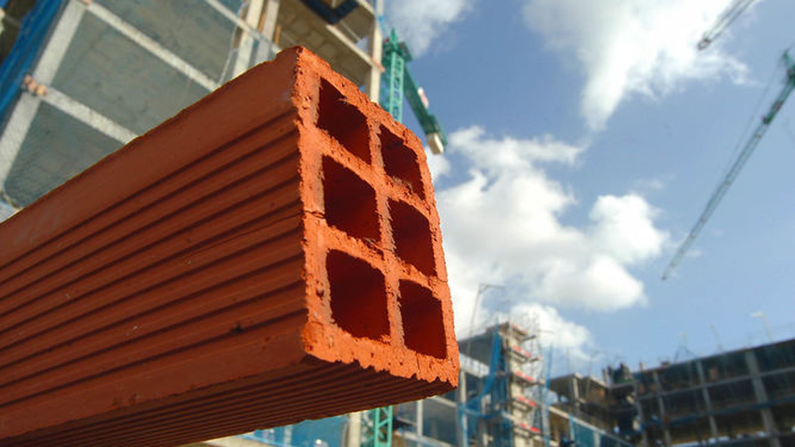 Unas viviendas en construcción