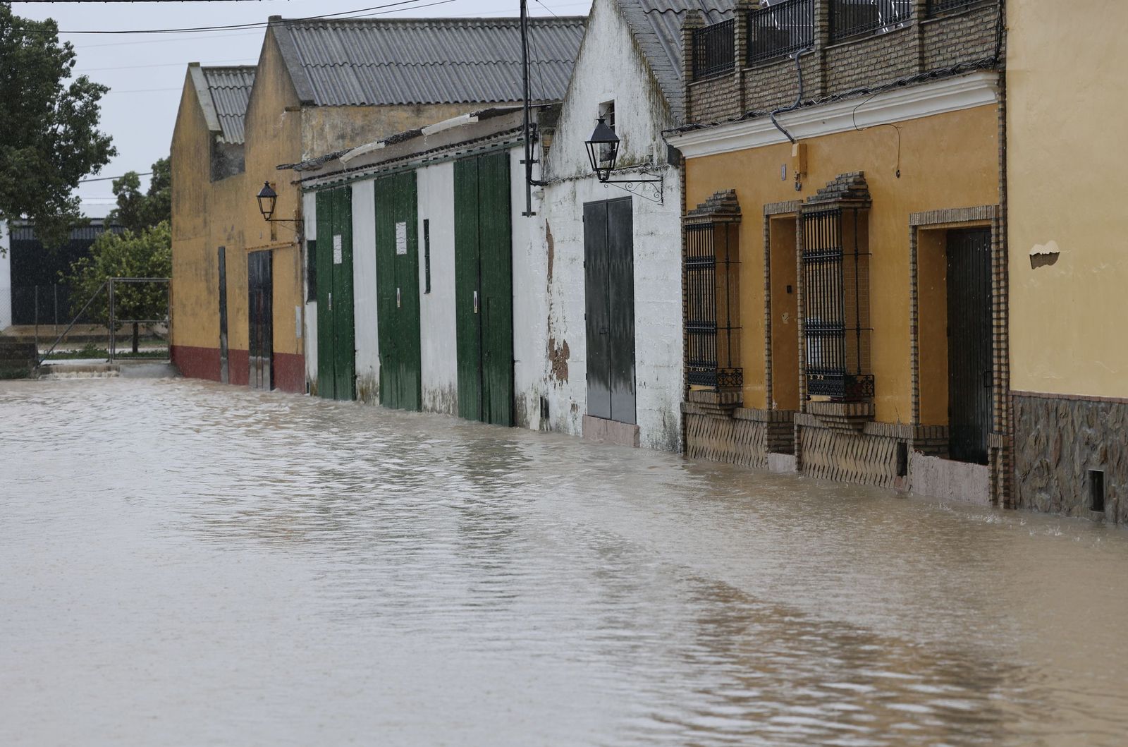 Las fotos del desalojo de la residencia de mayores en Tocina por las inundaciones