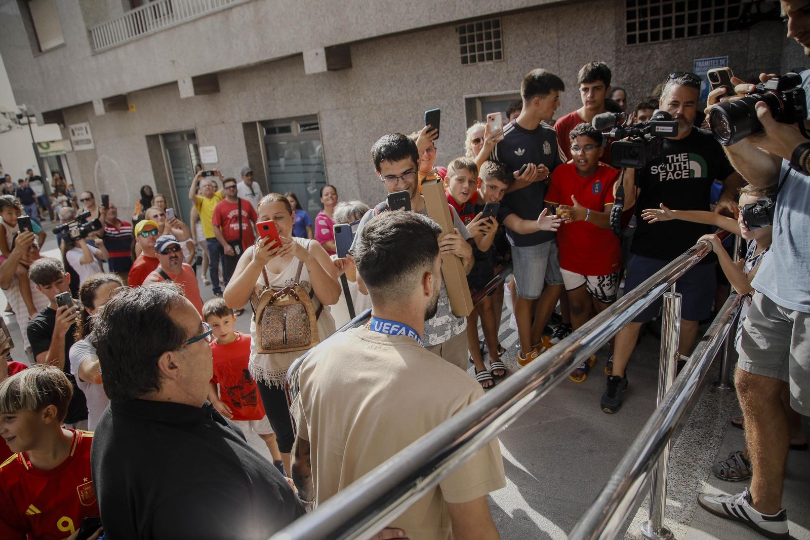Álex Baena en el Ayto de Roquetas de Mar, en imágenes