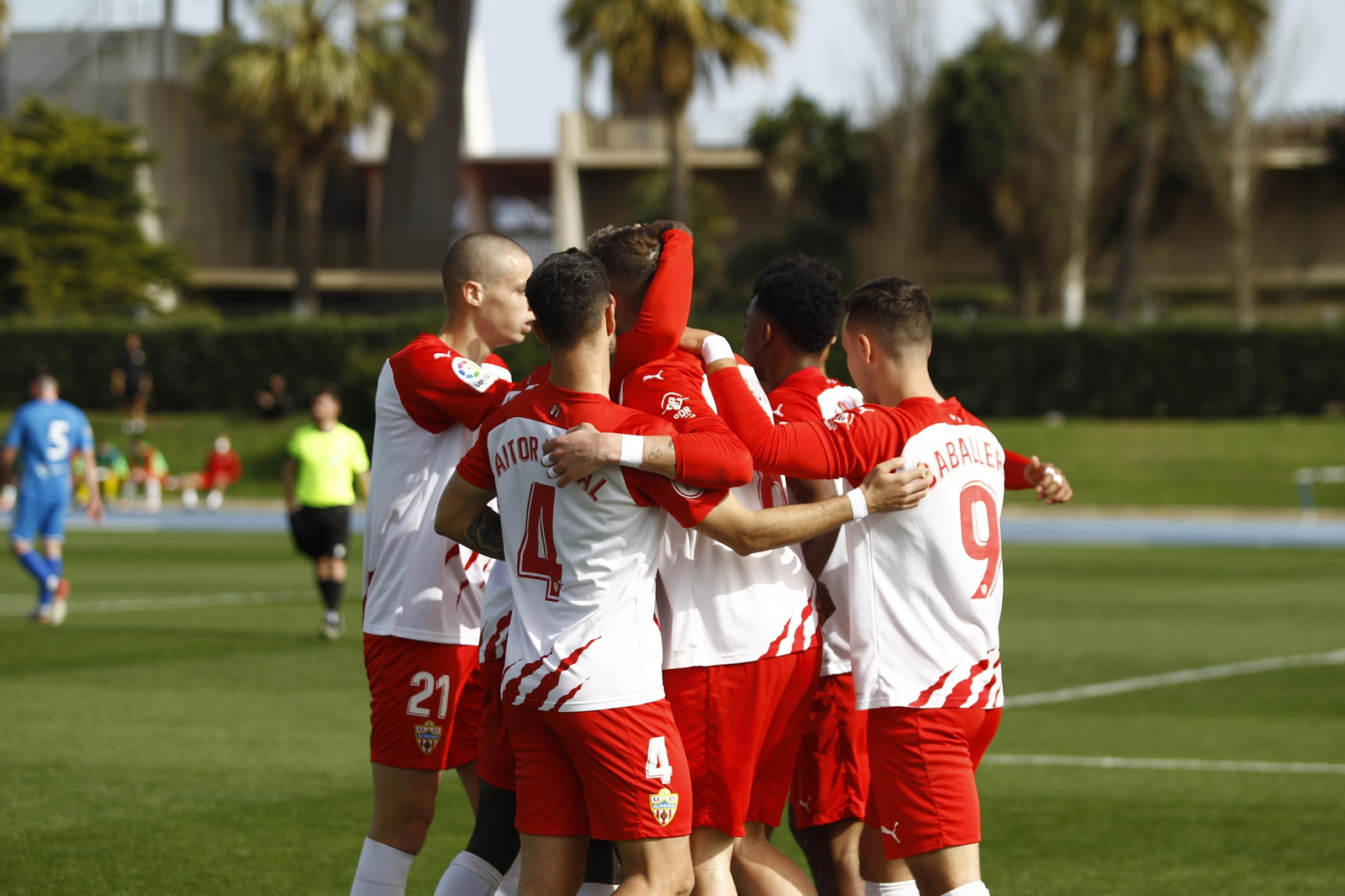 Los rojiblancos celebran un gol.