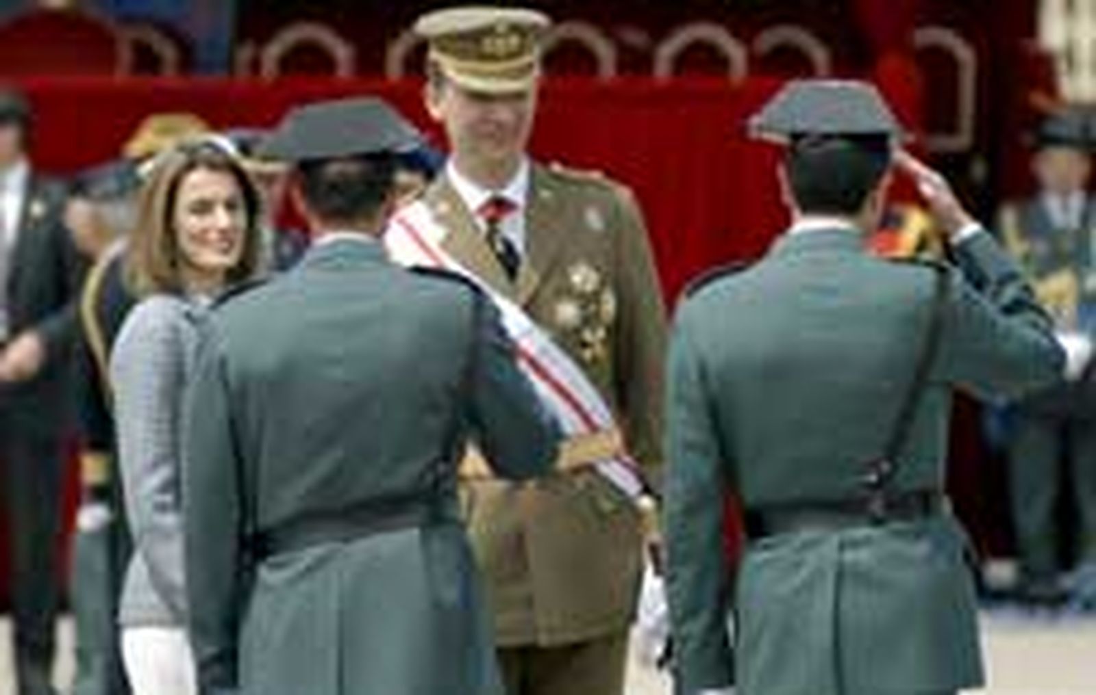 El Príncipe recibe el nombramiento de "Guardia Civil" honorífico