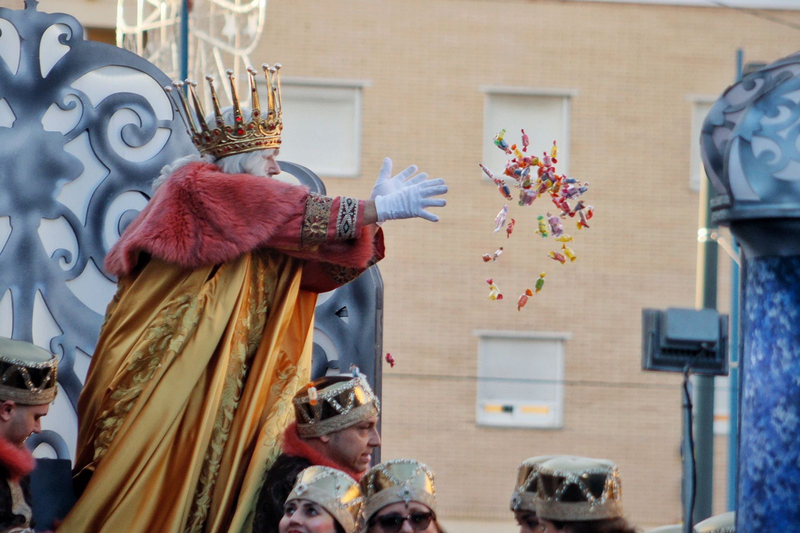 Las imágenes de la Cabalgata de Reyes Magos de Chiclana 2026