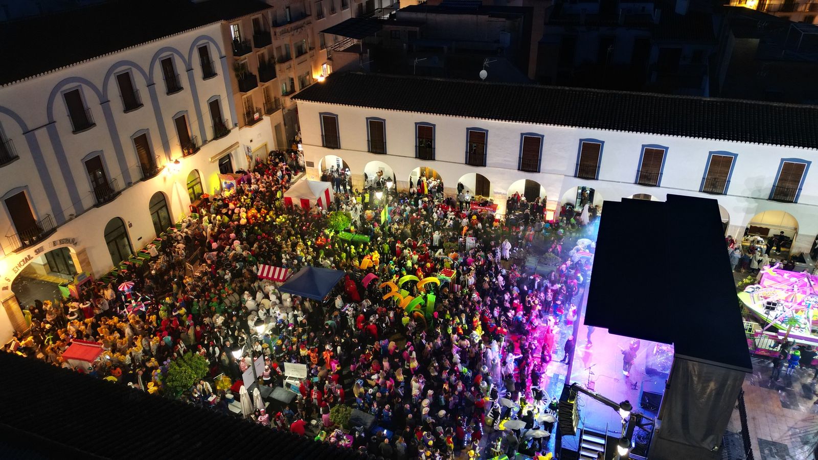 Vista panorámica de la Plaza Porticada durante la celebración del carnaval el año pasado.