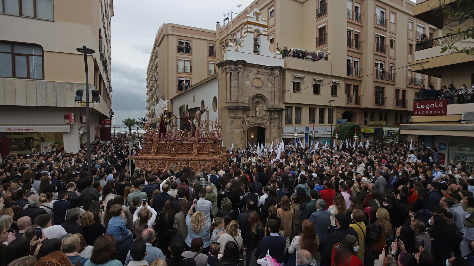 Fotos del Lunes Santo en Algeciras: La Columna y la Legión